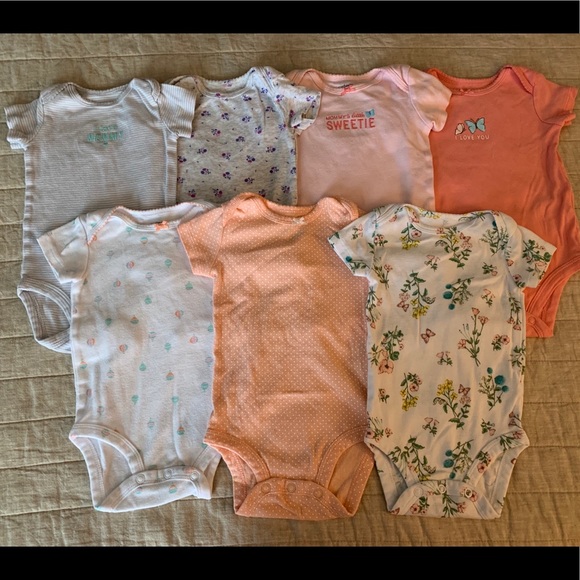 SOLD 7 Carter’s onesies - Picture 2 of 4